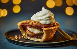 Chocolate & gingerbread tart with mallow flavoured topping