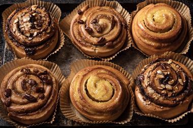 Delice de France - New Maple & Pecan, Vanilla, and Cinnamon & Hazelnut Pastry Swirls - 2100x1400