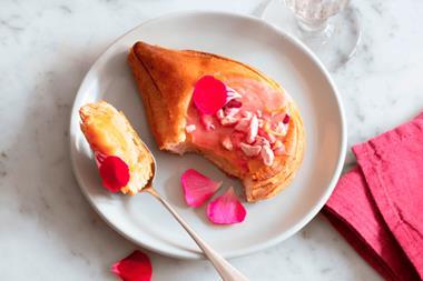 Délifrance  - White chocolate, praline and pomelo teardrop pastry 2100x1400