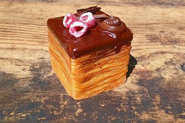 M's Bakery Cube Croissant  3200x1800
