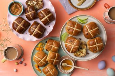 1 Sainsbury's Taste The Difference Hot Cross Buns  2100x1400