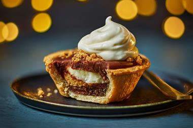 Chocolate & gingerbread tart with mallow flavoured topping