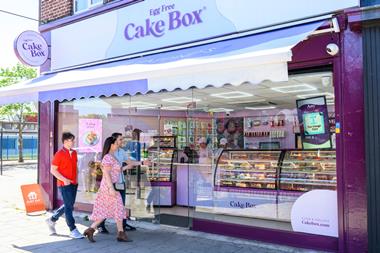 Cake Box - Customers walk into store - 2100x1400