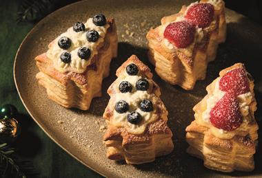 Morrisons - Crème Patisserie Filled Christmas Trees