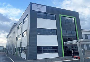 Guenther Bakeries new Lyons 106 factory in Coventry  2100x1400
