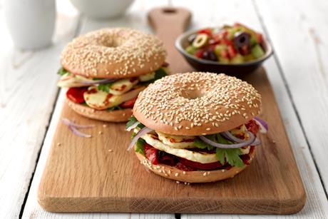 Warburtons Sesame Thin Bagels - lifestyle shot 2100x1400