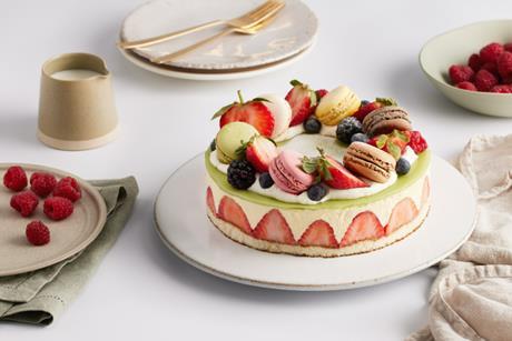 Paul UK - Macaron Fraisier Cake - 2100x1400