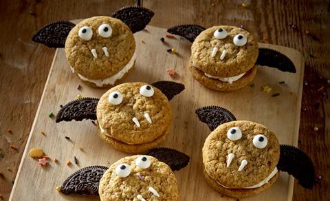 Halloween-themed cookie sandwiches - CSM Ingredients - 2100x1279