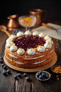 Vegan Lemon & Blueberry Sponge Cake from The Original Cake Company (2)-min