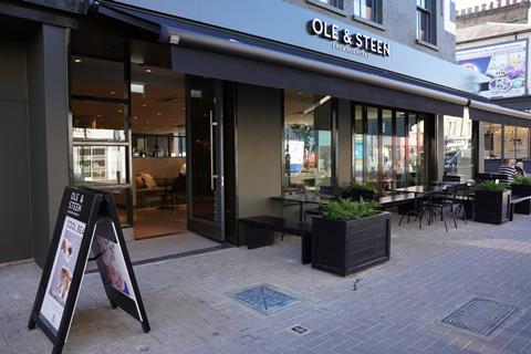 Ole & Steen exterior