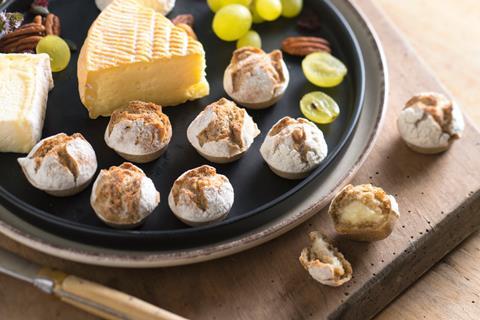 Tipiak - Mini French bread rolls on a cheese board - 2100x1400