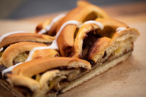 Ole & Steen cinnamon social