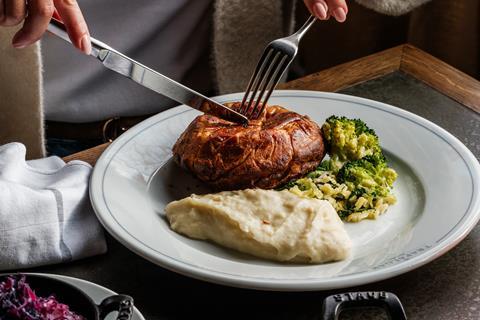 The Trafalgar - Beef Shin and Guinness Pie - 2100x1400