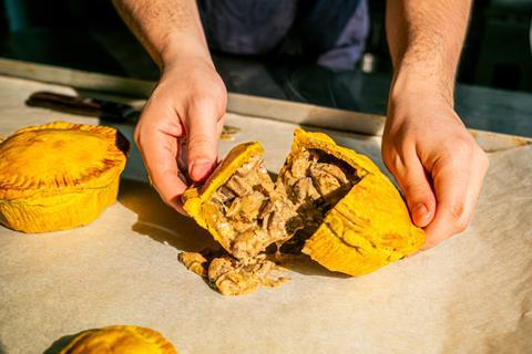 The Hoodwood - Creamy Jerk Chicken & Mushroom Patty Pie 3 - 2100x1400