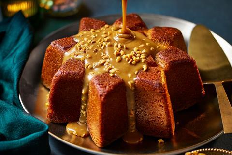 Salted banoffee star dessert with salted caramel sauce being poured over it