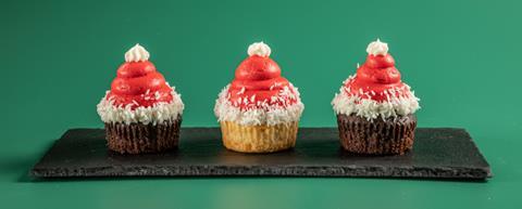 Christmas Loaded Cupcakes, Mississippi Muffin & Cake Mix, Rainbow Frosting Vanilla - 1000px