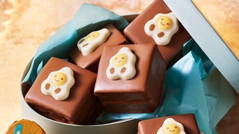 WP_MEDIAEDIT_SPRING2025_EasterChocolateGroupShotCupcakes_000_SQUARE_HIGHRES