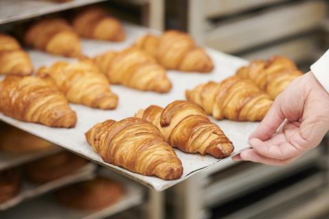 Bridor - Freshly baked croissants  2100x1400