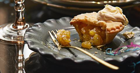 W_CHRISTMAS25_NO.1-4-GOLDEN-MINCE-PIES-WITH-LIMONCELLO_B_HIRES_LANDING