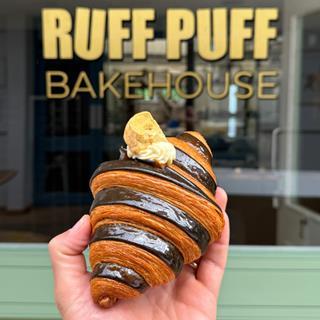Ruff Puff Bakehouse - Queen B Croissant - 1080x1080
