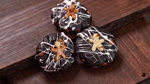 Henley Bridge - Halloween cookies - 3200x1800