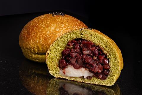 Onsu - Matcha Red Bean Mochi Bun - 2100x1400