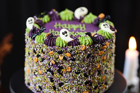Lola's Cupcakes - Halloween Nationwide Cake - 2100x1400