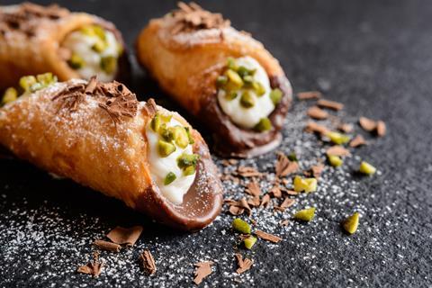 Pistachio cannoli