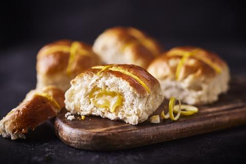 M&S Extremely lemony curd filled buns