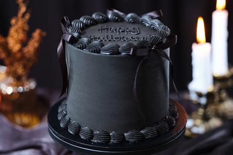 Lola's Cupcakes -  Black Ribbons & Ruffles Cake - 2100x1400