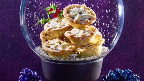 Co-op Mince Pies Snow Globe  3200x1800