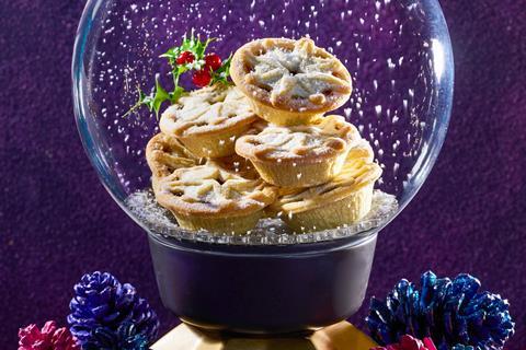 Mince pies snow globe - Co-op Christmas 2023 range 2100x1400