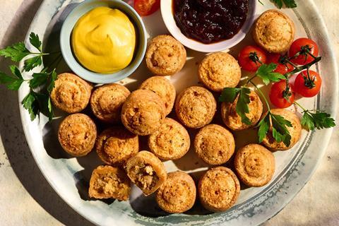 Co-op - Pork & Sriracha Dinky Pork Pies  - 2100x1400