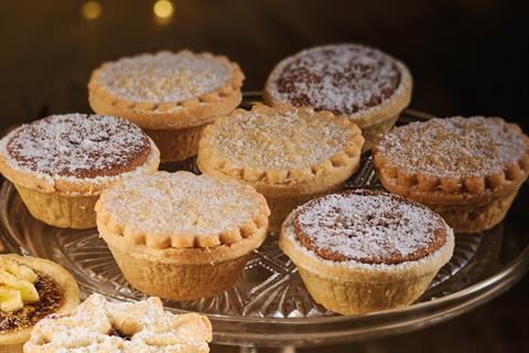 SMALLER - mince pies