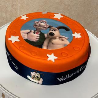 Just Love Food Company - Wallace & Gromit Celebration Cake  - 1080x1080