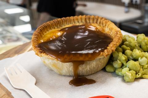 Haffners - Pie with peas and gravy - 2100x1400