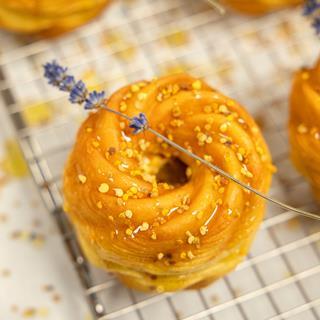 Brown's Hotel - Mayfair buns   1080x1080
