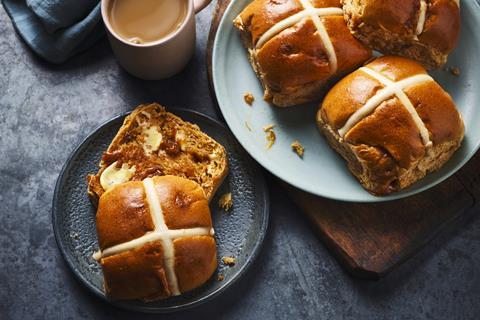M&S Extremely Caramely Hot Cross Buns   2100x1400