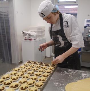 Trainee baker Oliver making mince pies