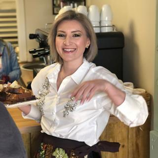 Maddy's Bakery - Founder Madalina Ioance - 1080x1080
