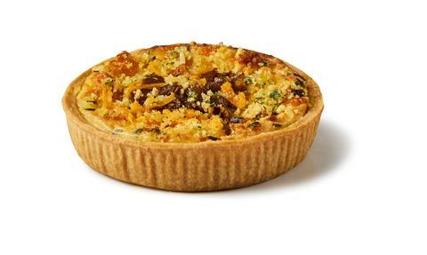 Vintage Cheddar & Caramelised Onion Tart_2025-04_US-1347-RT