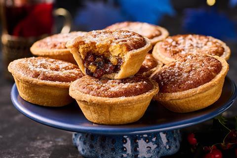 Co-op - Irresistible Gingerbread & Maple Mince Pies - 2100x1400