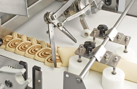 Rondo make-up pastry line with buns