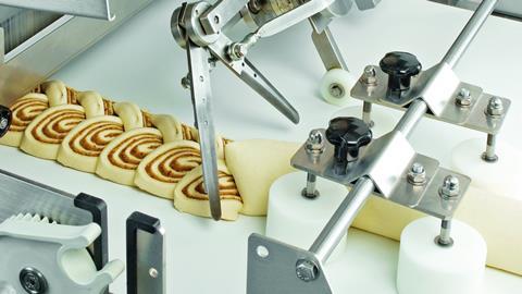 Rondo make-up pastry line with buns