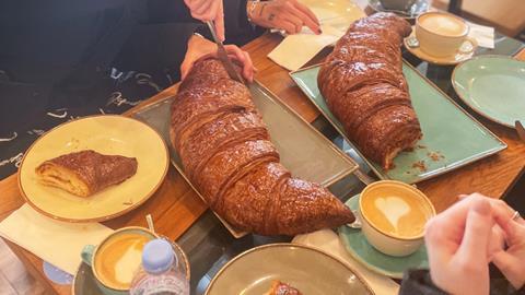Arapina Bakery - Customers share a giant vegan croissant - 3200x1800
