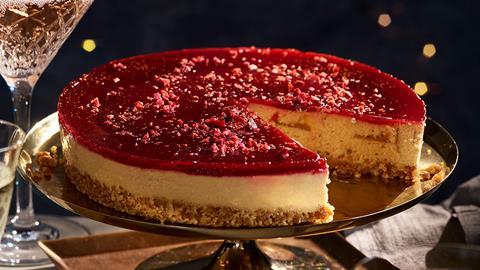 ES Amaretto & Cherry Cheesecake cut