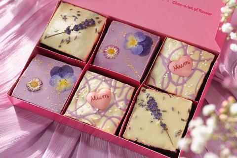 353120_lolascupcakesmothersday2025brownies2100x1400_793723 Bakers create cakes, macarons and more for Mother’s Day 2025