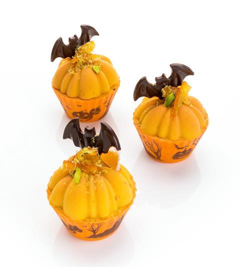 Pumpkin Cupcakes featuring chocolate bats stocked by Henley Bridge - Dobla  1615x1800