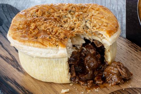 Higgidy - Slow-cooked Steak & Guinness Pie - 3200x1800