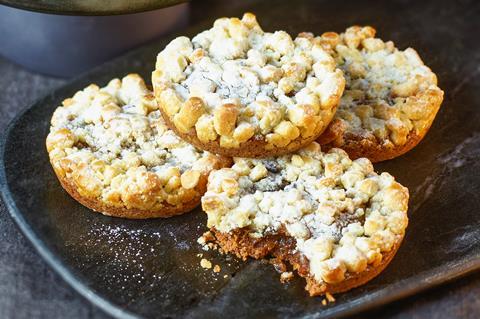 Tesco finest 4 Crumble Topped Mince Pies with Salted Caramel